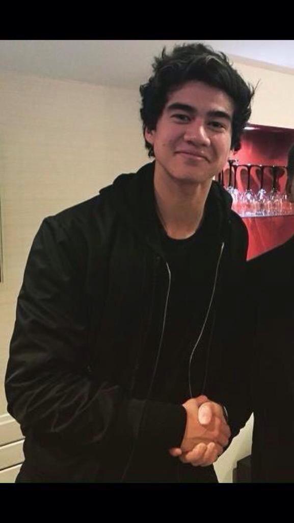 HemmingLilly's tweet photo. @Calum5SOS if this gets 100+ rt's will you make my day and follow me @Calum5SOS http://t.co/WI7uVSP6Sp