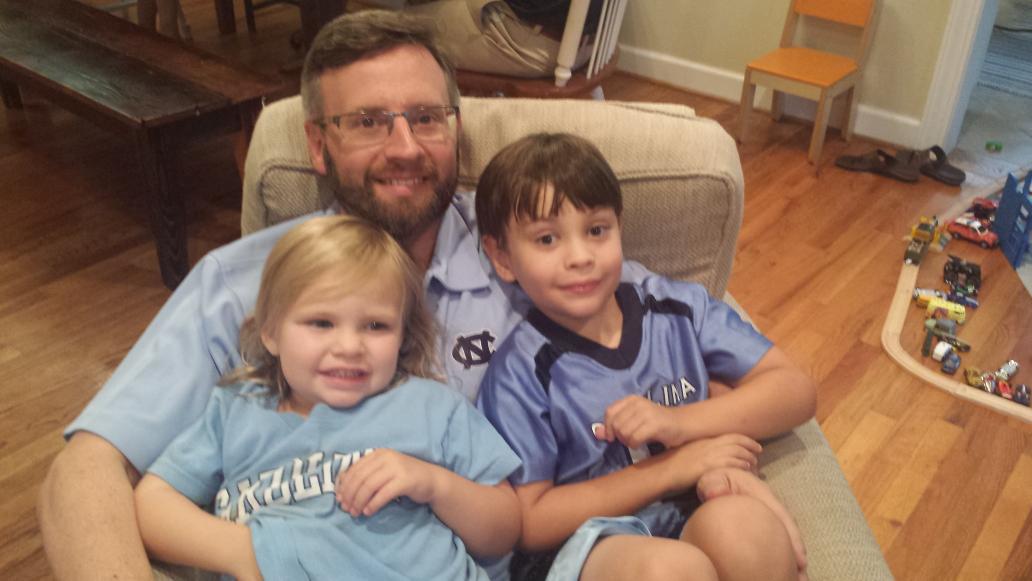 JWCommunitas's tweet photo. Raise up a child in the way she should go... #GoHeels #uncoa #UNCvSC http://t.co/cUCtZcnFRR
