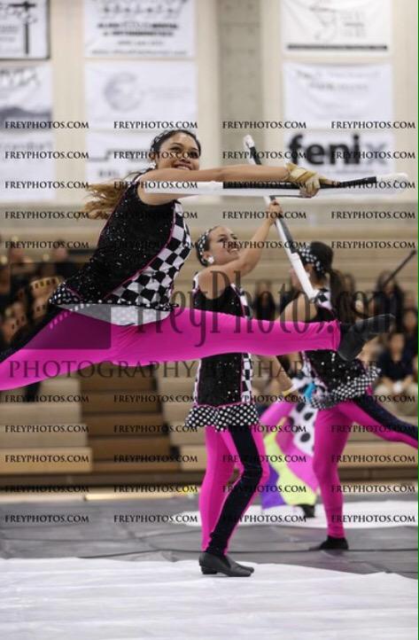 stephaneehee_'s tweet photo. Random tb to four years of winterguard 🎌🔪🔫 #asknot #lookaround #countbubba #sharksagogo http://t.co/4KwlpUXHQj