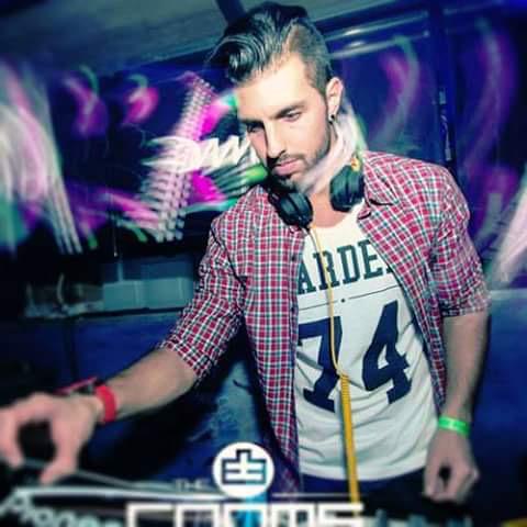 losgardelok's tweet photo. @DamianDP by @losgardelok 😎 playing at Colombia http://t.co/Az2Tr6INKL