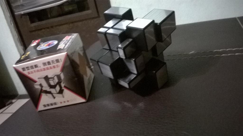 jestoalvarez's tweet photo. Un regalito que me llegó.
#CuboMirror
#ShengShou http://t.co/3DTQLwWsSd