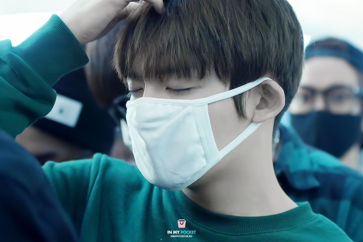 150906 #리키 <a href="/TEEN_TOP/">틴탑(TEEN TOP)</a> 

끝까지 눈뜨지못하눈ㅋㅋㅋㅋㅋㅋㅋㅋㅋ

> i.imgur.com/JLZ4P8Q.jpg
>