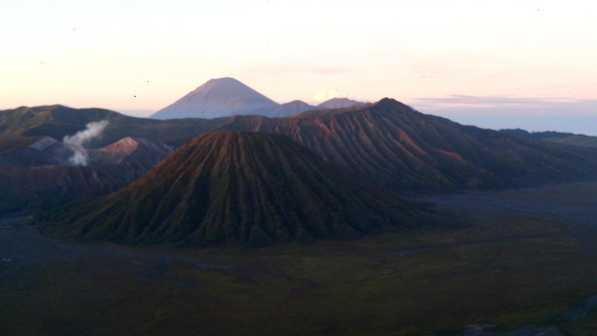 mbyul's tweet photo. open trip bromo 25-27 september,only IDR 550.000/pax,for more information contact yours travel :) +62 85711061534 http://t.co/jahT9ShU3F