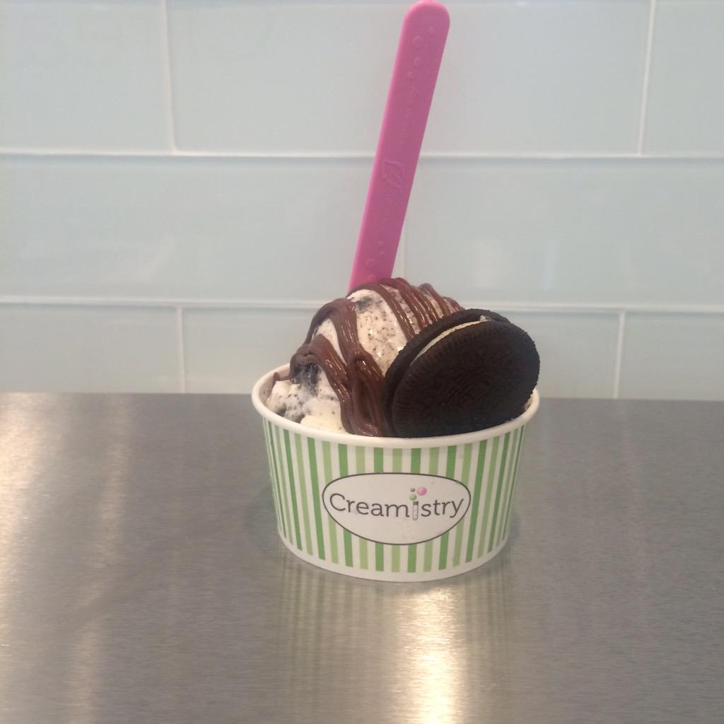 TODAYS TOP PICK:

Cookies &amp; Cream Ice cream•Nutella drizzle•Oreo topping