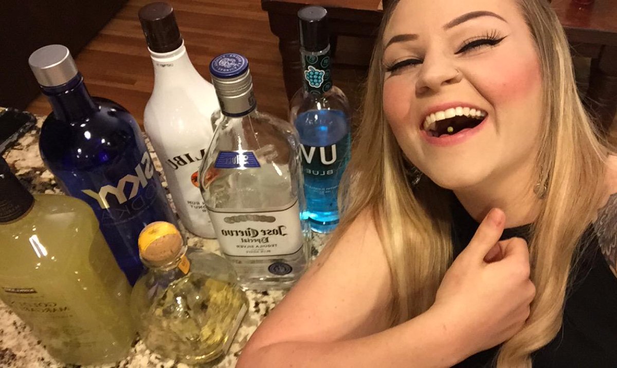 ayexlacey's tweet photo. THE ONLY BAES I NEED #QLCC http://t.co/OiYnk6OOdn