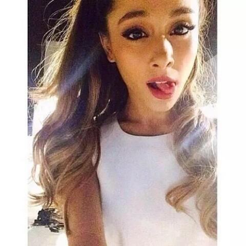 Hello dollies! I'm Ariana and I'm new so can I get some rts?😜❤