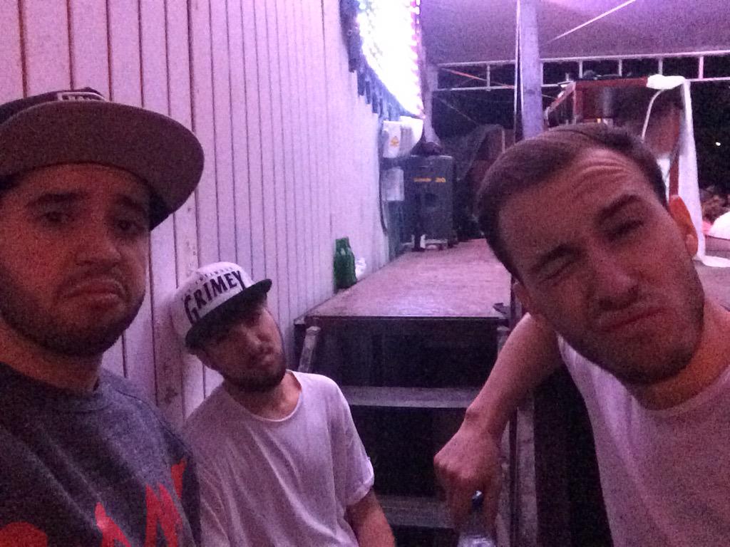 Daveed_after's tweet photo. Burlaisimos! @Alvariitoo24 @RikyDj1 #FiestasOtura @2and2beats @ProdsDobleP http://t.co/iFAEKNe5uD