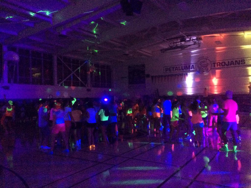 ajaphs's tweet photo. Fun times breaking in the newly renovated gym with the Neon Back to School Dance. #petk12 #phsasb http://t.co/6Onx7kqAbf