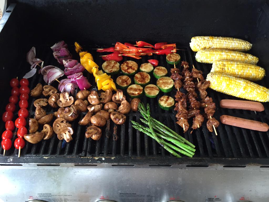 forbesmarshall's tweet photo. That was a heck of a colourful BBQ tonight. #kabobalicious @FoodNetwork #yyj http://t.co/l98FE3BuHe