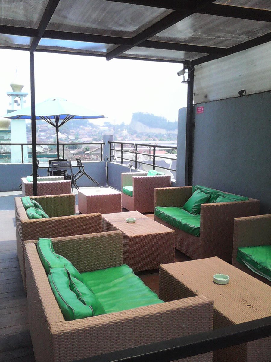pratamapraktis's tweet photo. relax and see the sights on the roof "Pratama Praktis" http://t.co/EIKA9VVAYc