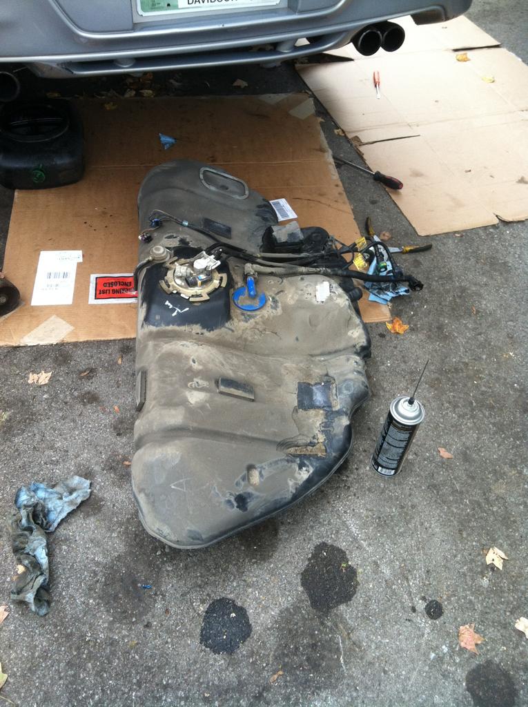 t_tautorepair's tweet photo. Fuel pump replacement....Pontiac Grand Am http://t.co/Fv0T9HqM28