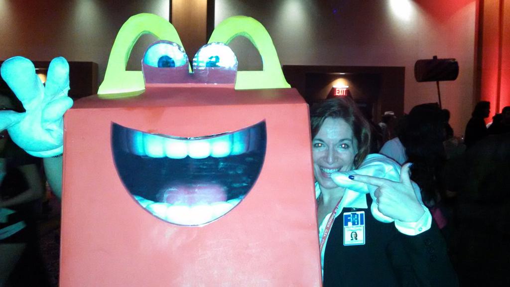 Hey <a href="/GeekyFriedRice/">Jackie ➡️ PAX East</a> here's <a href="/SunriseSauna/">Sunrise</a> with one of your friends