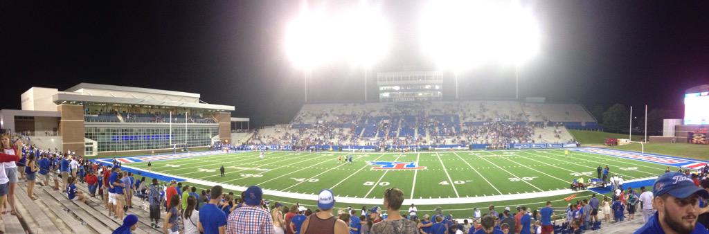 e_dawg11's tweet photo. New turf and new sports complex got the Joe lookin good #HBTD http://t.co/NMYYW3uXCG