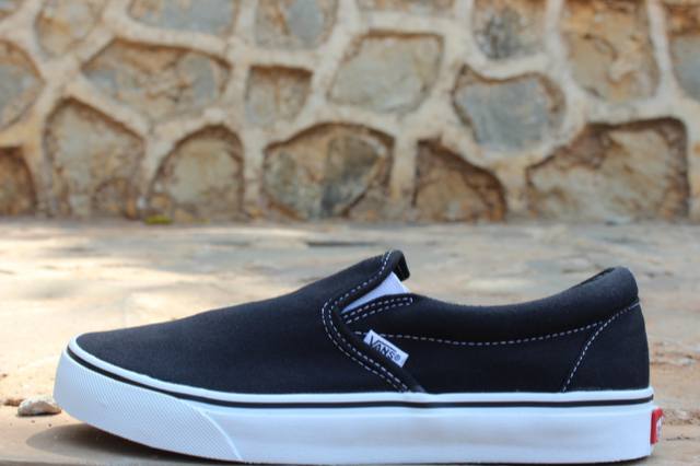OnFireSneakerss's tweet photo. Vans slip on ICC 40-44 @CelotehPROMO @IklanCeloteh @Jualanku_ID @kicaupromo @TukangIklanID http://t.co/KBpvREdgxC