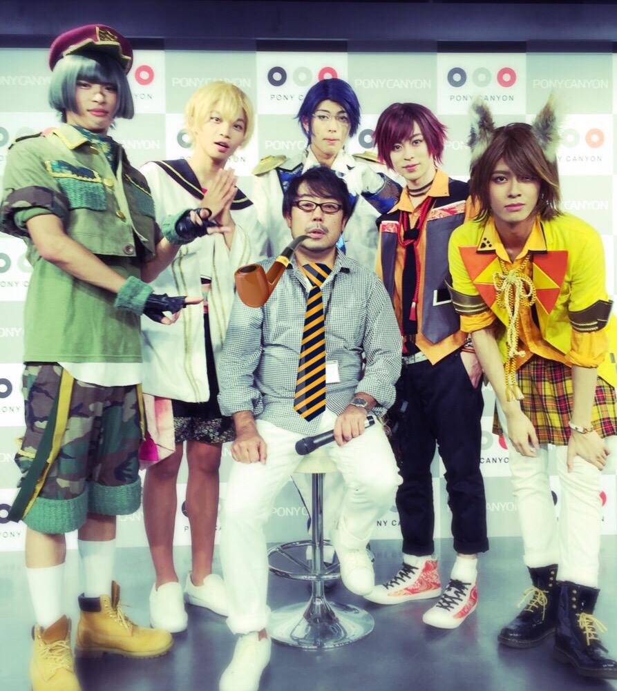 tanahige220's tweet photo. 憑依撮影会 テスト確認用写真
MCおじさん 邪魔ですみません。
メンバーとはこの場所で初めて撮ったなー。 http://t.co/GI1azZ75fM