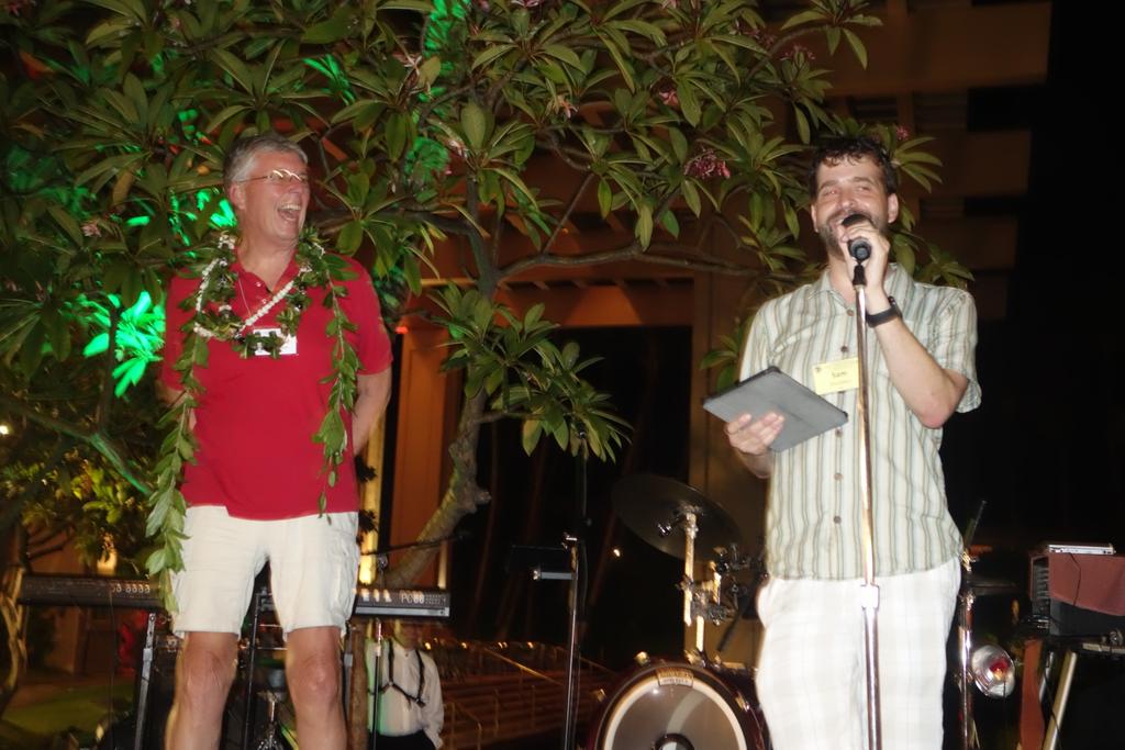 seemohan's tweet image. Felicitation of 2014 #Turing Award winner #database pioneer Mike Stonebraker @ #VLDB2015 in Hawaii on 31 Aug 2015