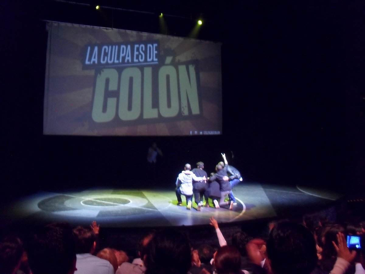ZyanyaRoche's tweet photo. 😄😄😄Chidísimo show el de @culpadecolon en el Teatro Aldama #CiudadDeMéxico #StandUp http://t.co/xw109625qR