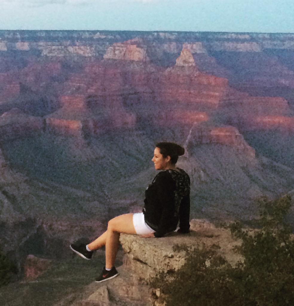 MCgetsFit's tweet photo. Life is too short not to sit on the edge of a cliff surrounded by amazing natural beauty #livelife #GrandCanyon #wow http://t.co/p40x2KgWXj