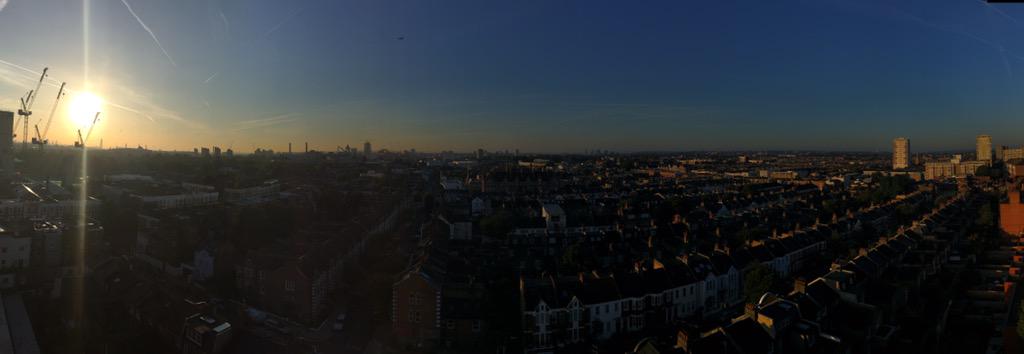 THEJamesAshford's tweet photo. Let's smash it London #GlobalMasterminds with @ryandeiss @danbradbury @JayAbrahamGroup @steve_bolton @PaulGoughPhysio http://t.co/YMOtrtSbYp