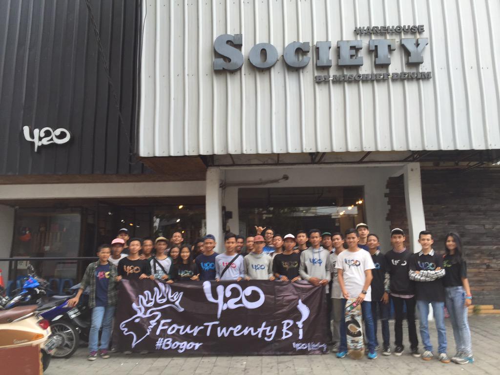 denny_frtwnty's tweet image. @420society 4.20ers bogor turun gunung..