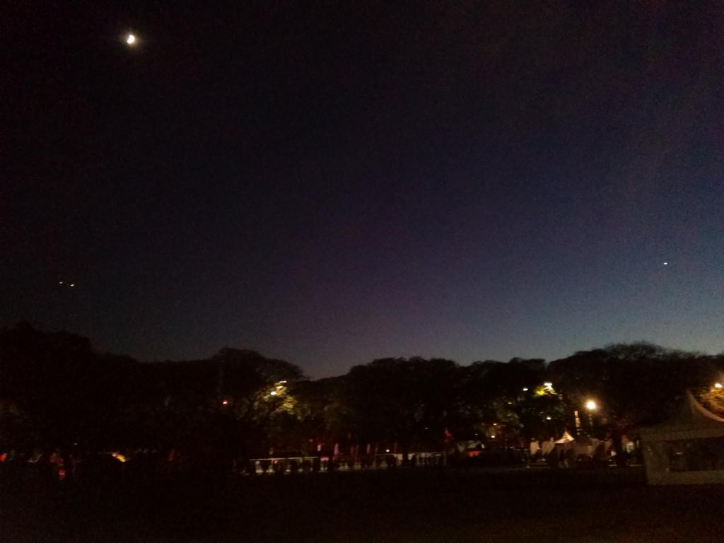 MantraFilmsOK's tweet photo. Amaneciendo en Belgrano! #21kBsAs #HoySeCorre @TonyAlba_Runner y #SeAlienta @mariabevacqua77 @daniarcucci http://t.co/DiM9T0n2yU