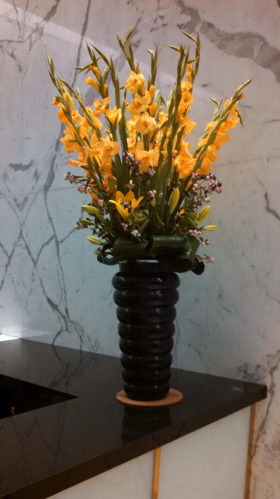 All_4_DaBooty's tweet photo. @DaBootyXx  Flowers for Princess! http://t.co/0Sm5imFvoL