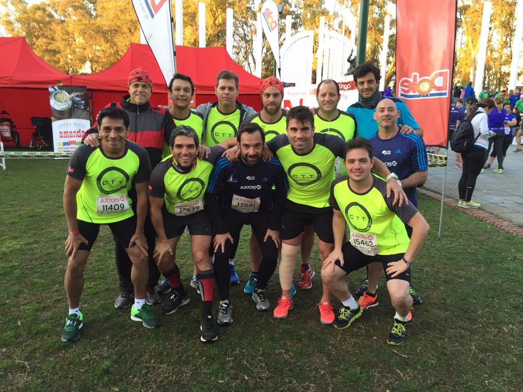 eldelanterorey's tweet photo. @jmdofic @castroautos @PMassello @LeonardoSemeria @martingmarquez @MickelCaminos y otros compas por largar #21kBsAs 👏 http://t.co/zRYvI9owEp