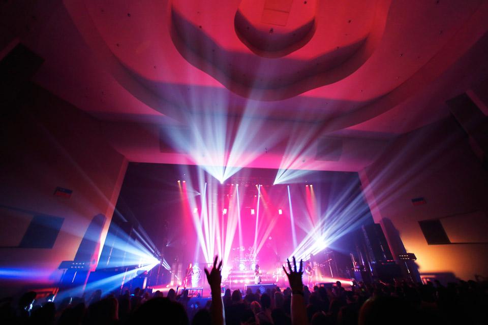 Vif_music's tweet photo. 【News】the GazettE、2年ぶりのホールツアースタート！　ニューシングル『UGLY』リリース決定！http://t.co/P6ypxooKCI #Vif #theGazettE http://t.co/IJt4kguGct