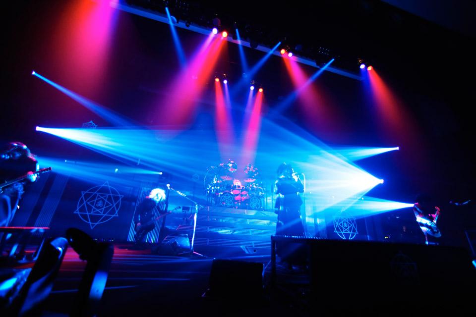 Vif_music's tweet photo. 【News】the GazettE、2年ぶりのホールツアースタート！　ニューシングル『UGLY』リリース決定！http://t.co/P6ypxooKCI #Vif #theGazettE http://t.co/IJt4kguGct
