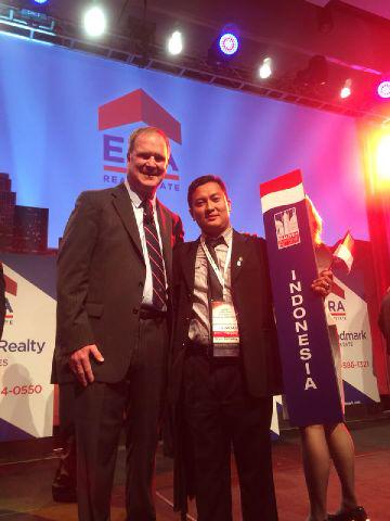 LHilmi's tweet image. Down town LA.......with josh altman