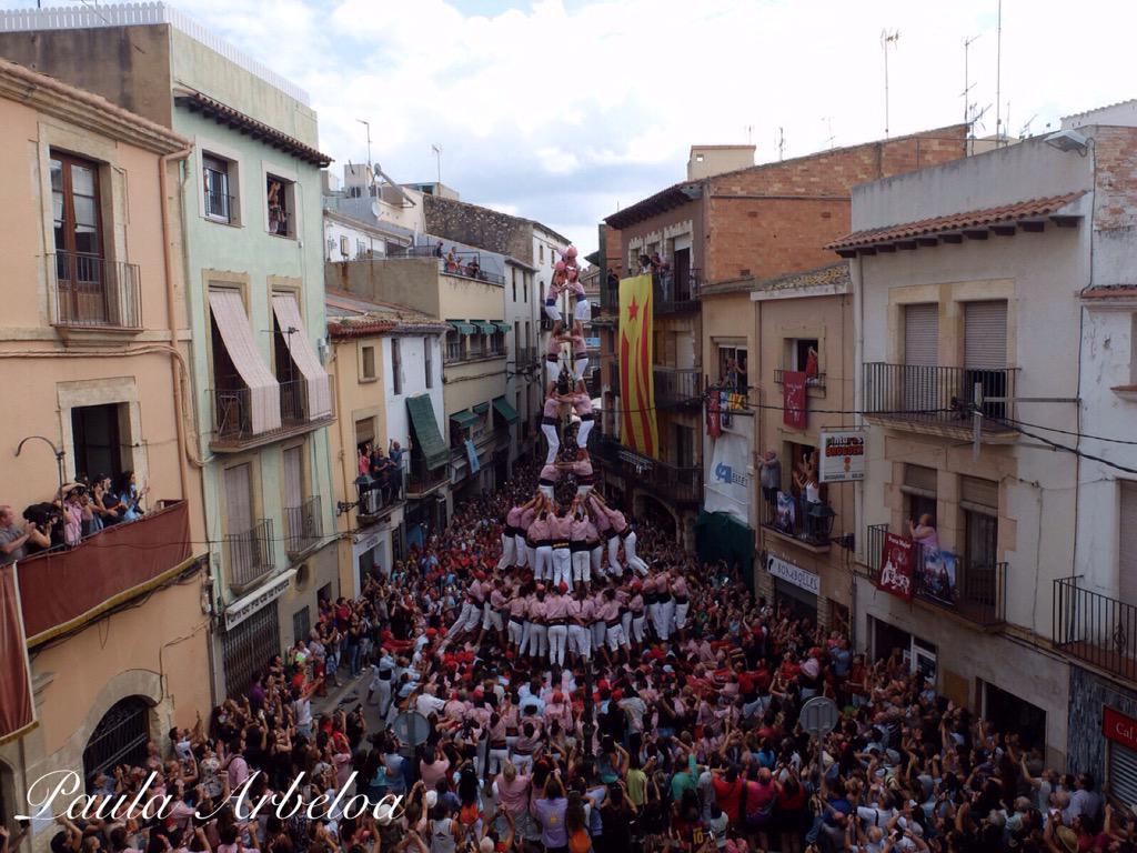 xiquetstgn's tweet photo. Hem fet gran la Torre!!! 2d9fm carregat a Torredembarra! Gràcies colla!! http://t.co/LsHEXX78sA