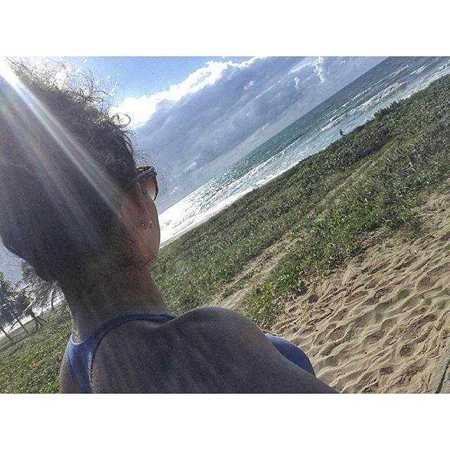 @ kamilly_terra:E assim começa meu Domingo! 🌊🏃 #natureza #mar #sol #praia #belezadivina #pazeamor #soagradecer #bli…