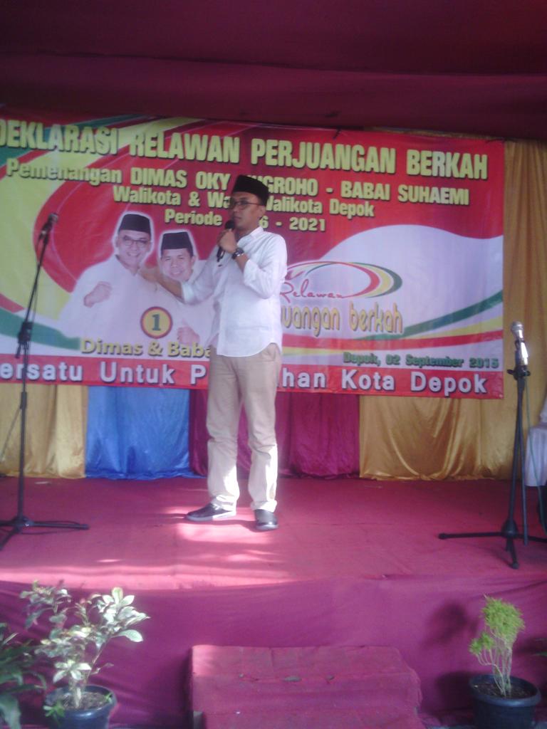 RelawanPBerkah's tweet photo. Bung @DimasONugroho memberikan arahan utk para relawan http://t.co/DEXE5YF6Ck