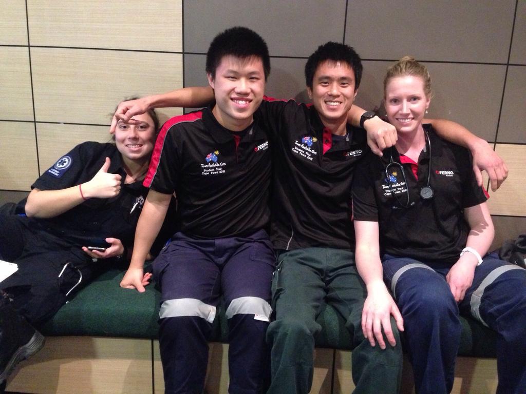 TheTengTheory's tweet photo. Great experience @FernoSim . @EranNolan not sure where your hand is going :P #photobomb @kiwipara #SPA2015Conf http://t.co/IGJazp2ICP
