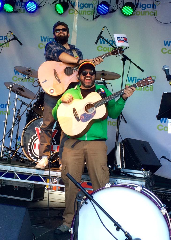 thebeardband's tweet photo. Cheers to @WishFmOfficial @Wigan10K @alljoinjack @WiganCouncil for letting us play for you this morning #wigan10k http://t.co/rrDV9EoCxf