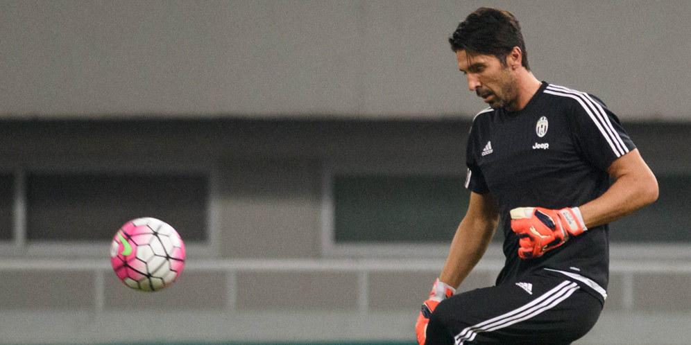 Bolanet's tweet photo. http://t.co/6ZO0K3qvEx | Buffon Tak Ambisius Capai 200 Caps http://t.co/7OO94zz7yh