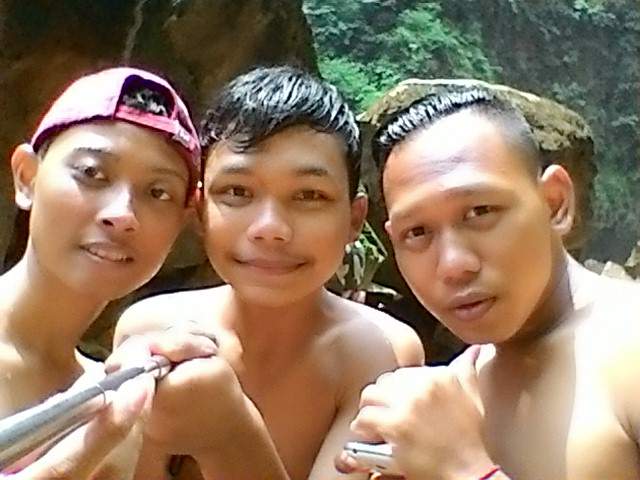 muhammadlabib12's tweet photo. Curug seribu http://t.co/kJWs6q2dkE
