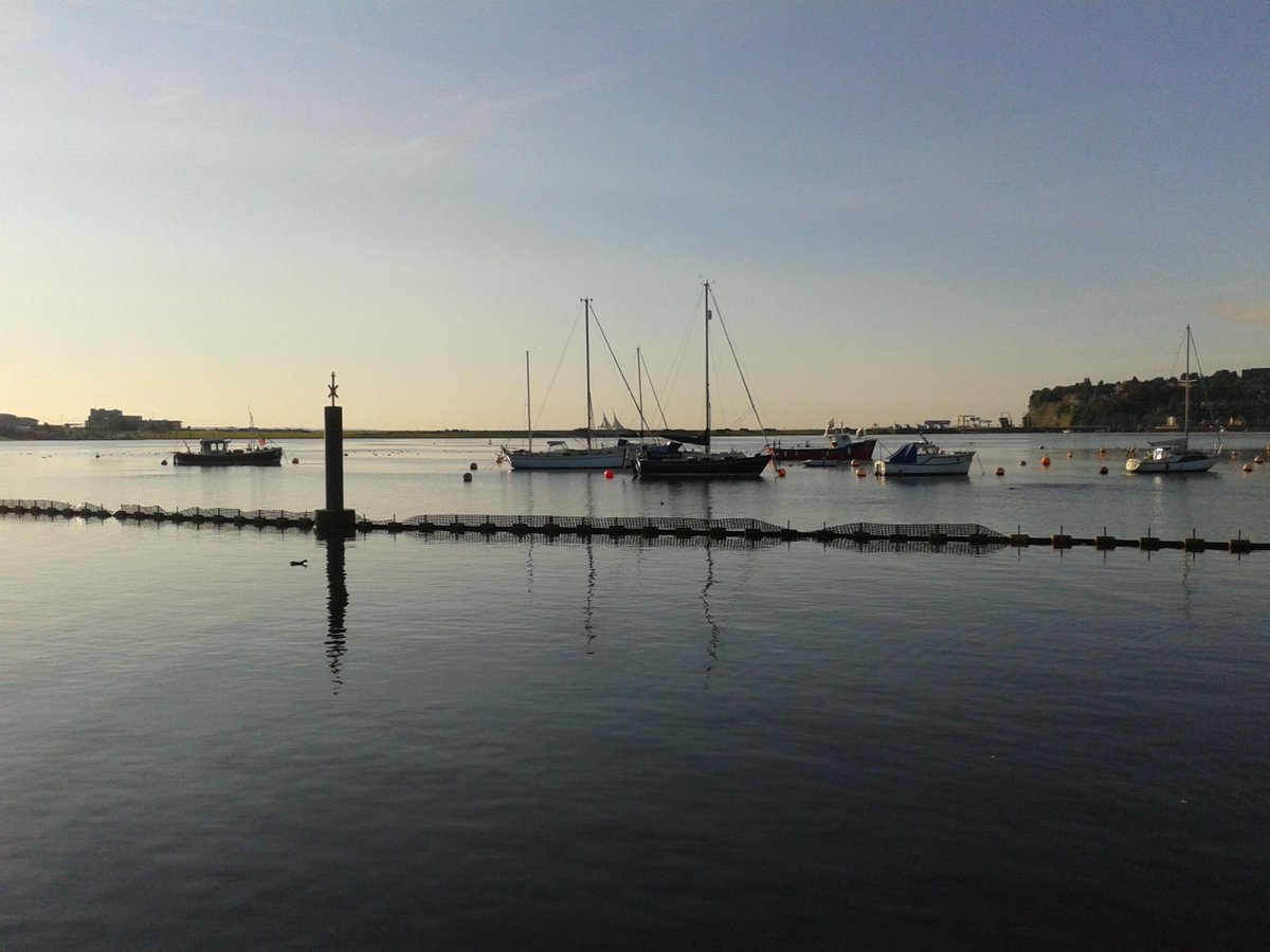 danrperkins's tweet photo. @BBCWalesToday @DerekTheWeather Cardiff bay food this morning. http://t.co/3lHExZ1CbZ