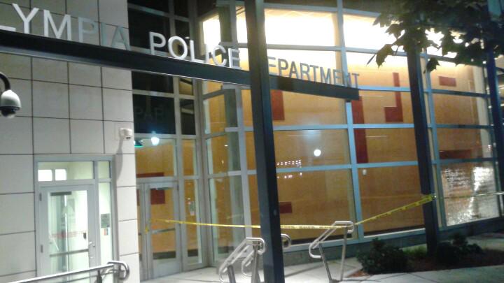 OlyAntifa's tweet photo. #FTP #Olympia shows what they think of their police. #DefendOly #FTP http://t.co/ZP7RUWxPOn
