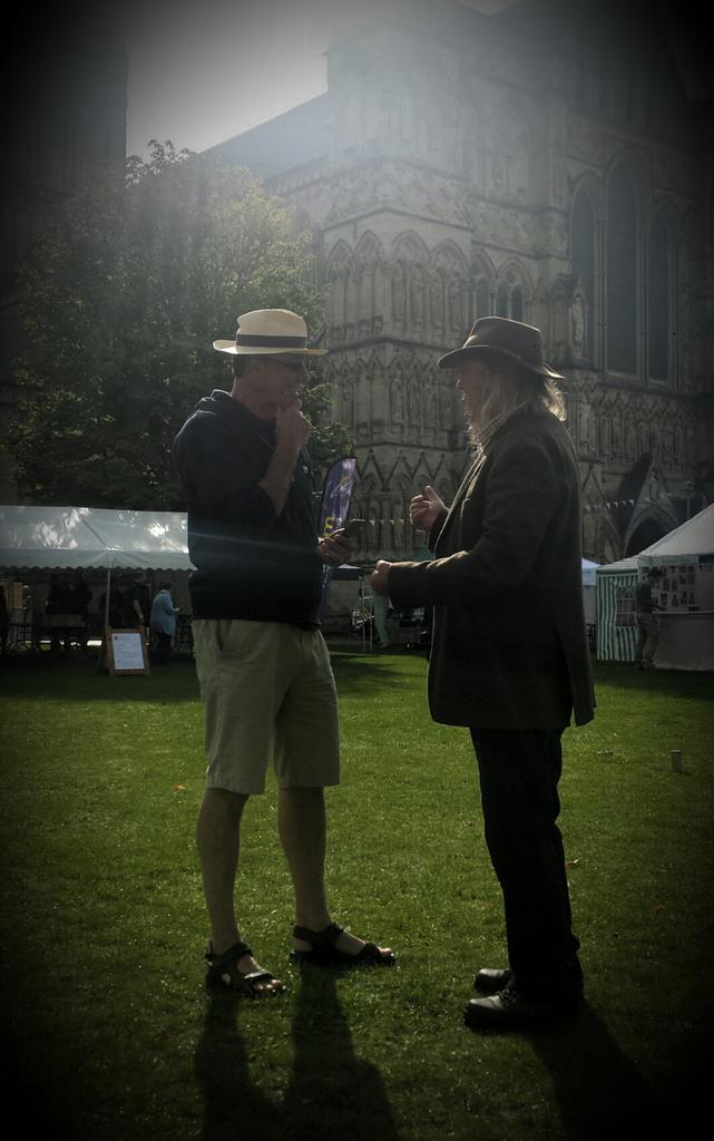 SimonWardPhoto's tweet photo. Dr. Phil Harding being interviewed by @churfordjones @SpireFM @SalisCraftFest @SalisburyCath #SalisburyCraftFest http://t.co/syiqTAYFXs
