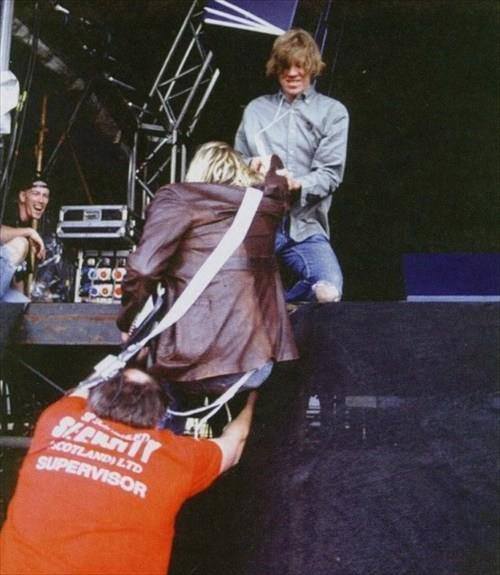 READING '91
"Kurt jumped into the pit &amp; Thurston Moore came out and grabbed him" Markey
@WeGotPowerFilms
<a href="/NirvanaNews/">Nirvana</a>