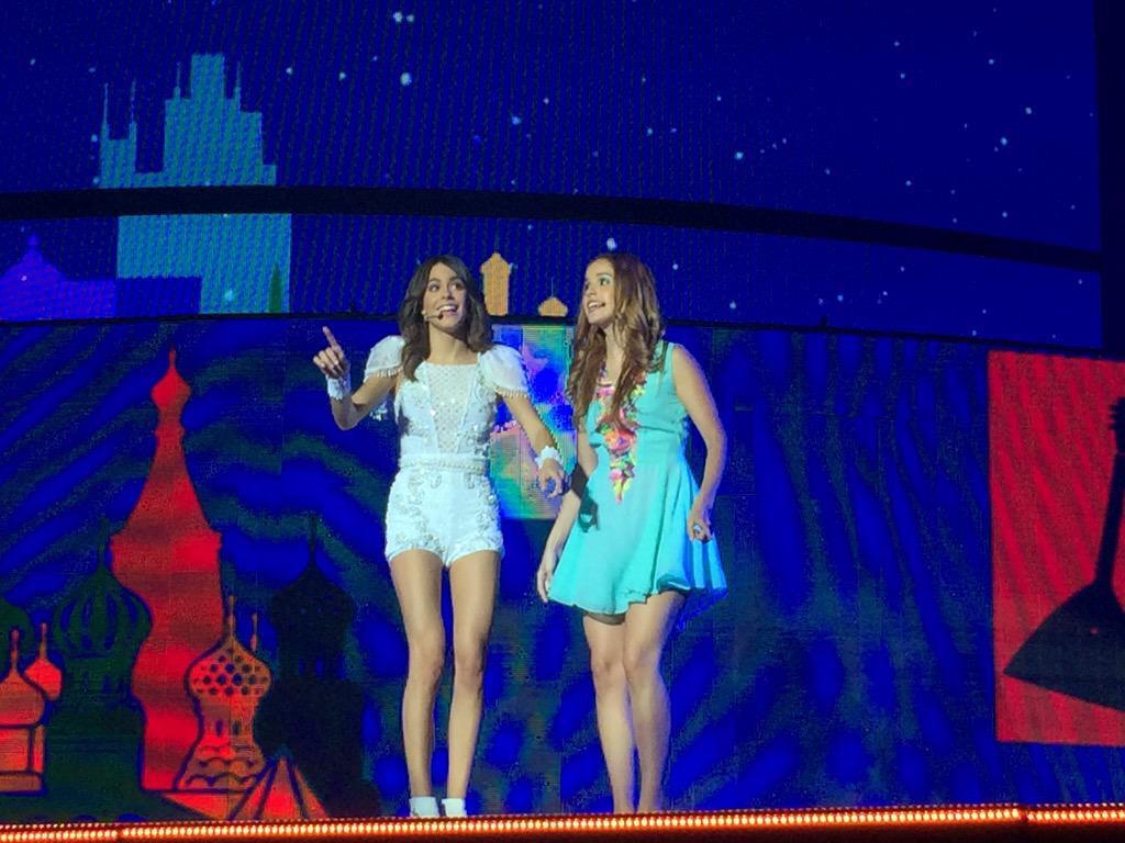 CLodovicaTjk's tweet photo. #FOTO
Доступны новые фотографии с шоу <<Violetta Live Viena>> с Тини и Канди.

#DVTO {@kndmolfese и @TiniStoessel } http://t.co/pusGKJWkN9
