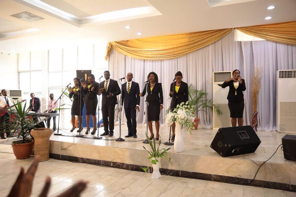 Dominioncityvi's tweet photo. @pastorokeyeze,#DCVIAngels and @FRANKRICHBOY (Frank Edwards) live in 3 minutes @ Law School.Where are U4 Extra Praise http://t.co/LhFgAVuStJ