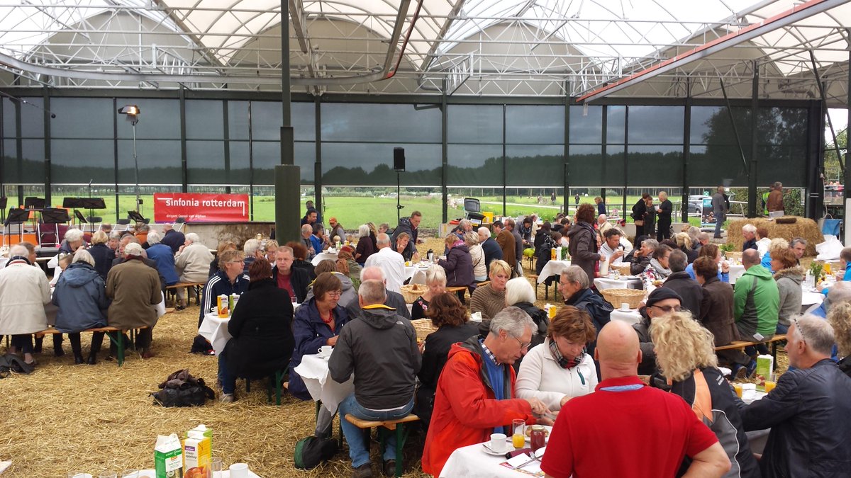 10 jaar BieslandDagen start met heerlijk ontbijtje en dadelijk het #Sinfonia Rotterdam orkest #Bijzonderebelevenis