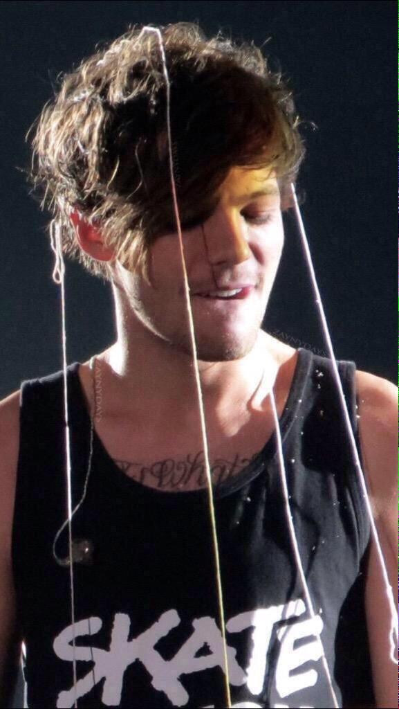 leadirection1d's tweet photo. #OTRAMonteal ❤️ http://t.co/hcwSpTO7Je