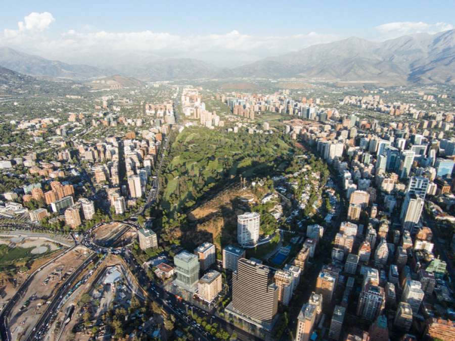 antena3com's tweet photo. Vistas de infarto desde lo más alto de Sudamérica: Santiago de Chile como nunca lo has visto http://t.co/VRub0KpS06 http://t.co/wffYNAUX8C