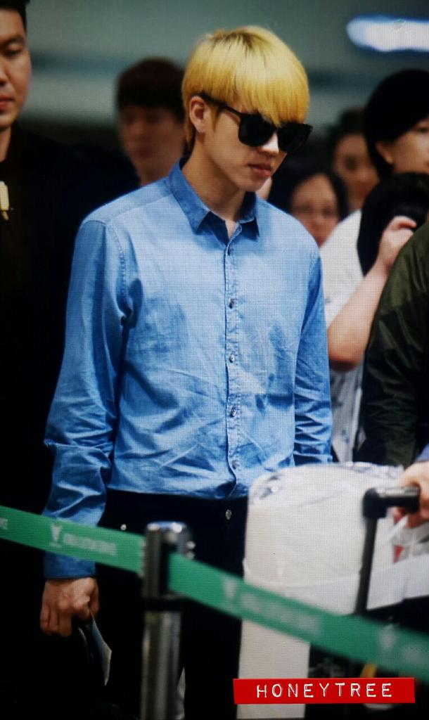 wh_honeytree's tweet photo. 150906 인천공항입국 우현🐝  인공머쨍이ㅋ.ㅋ http://t.co/ko1fwMD6xE