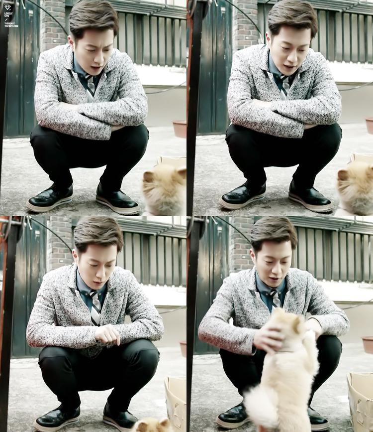 TheDramaKorea's tweet photo. Keuntungan punya pacar macem Go Dae Young = Pintar, keren, supel, mobilnya keren2, &amp; selalu bisa ngasih makanan enak. http://t.co/PmW9ZxBF2k