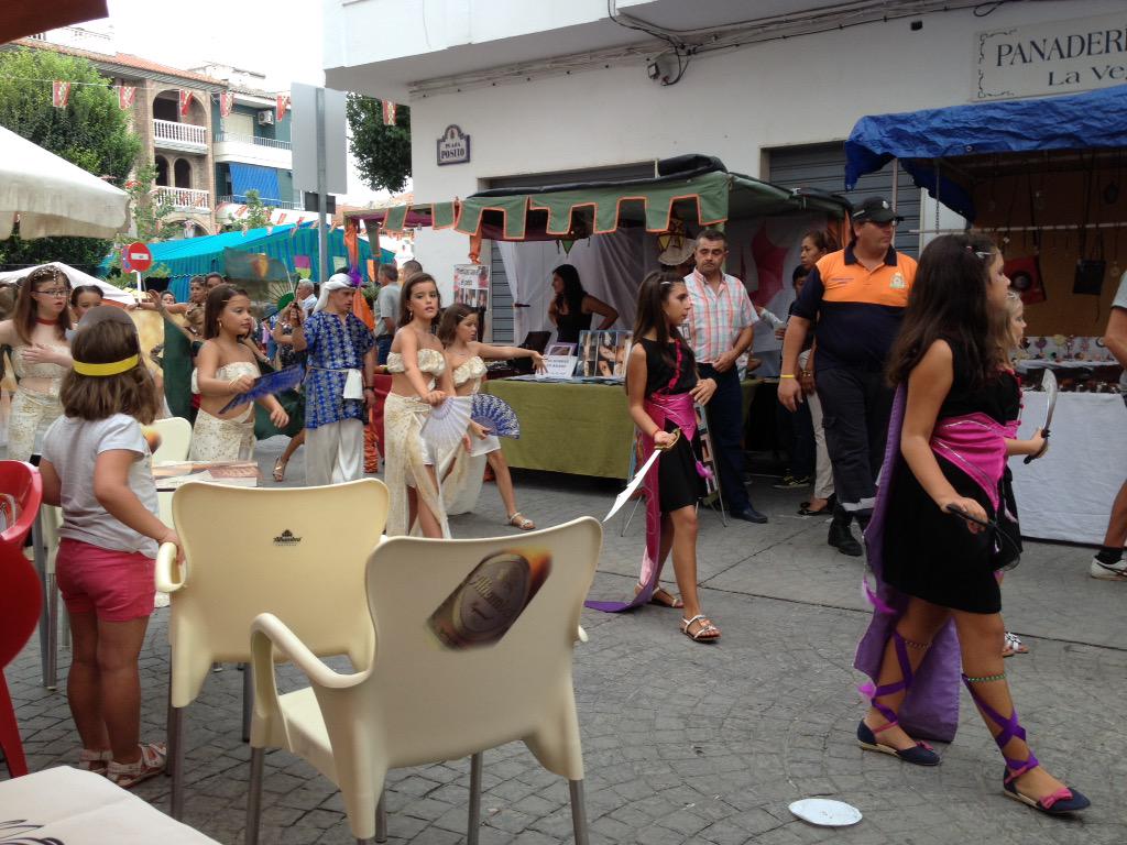 rubennunezdiaz's tweet photo. Empieza el desfile de la Banda Municipal Amigos de la Música #zocoHT2015 http://t.co/yyx4Tn9I68