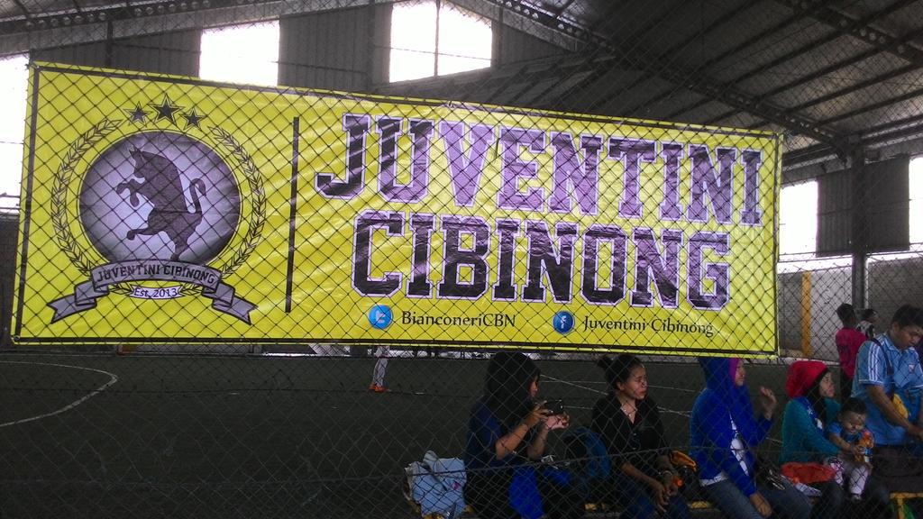 BianconeroCBN's tweet photo. Champions #TrofeoCbn2015 @Inter_Cibinong @UlgadBogorTimur #RomaCbn terima kasih kawan #KitaAdaUntukBersama http://t.co/VaJEnCANYB